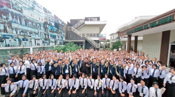 Lalu Hadrian Dukung Program Beasiswa Pelatihan Tenaga Kerja untuk Lulusan SMA/SMK