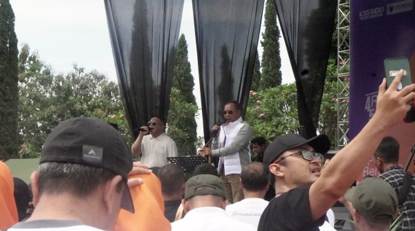 Lagu "Angels" Dinyanyikan Jenderal Agus Subiyanto dengan Apik
