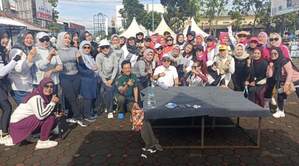 Seru! Warga Soreang Senam Bareng di Galeri Grya Bedas Sekaligus Belanja Produk Lokal