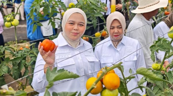 Humaira Dorong Penguatan Ekonomi Santri dan Petani Muda di Kunjungan Menko PM Gus Muhaimin ke Al-Ittifaq