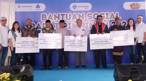 FIFGROUP Salurkan Rp216 Juta untuk Dukung Pembangunan Rumah Ibadah Lima Agama di Bandung