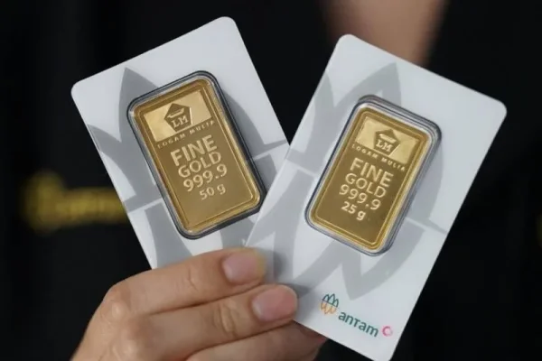 Harga Emas Antam Naik, 1 Gram Tembus Rp 2,413 Juta