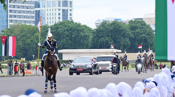 Sorak Sorai di Istana Merdeka: Dari Iring-iringan Berkuda hingga Sambutan Pelajar