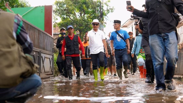 Kang DS Tinjau Lokasi Banjir di Bojongsoang dan Baleendah