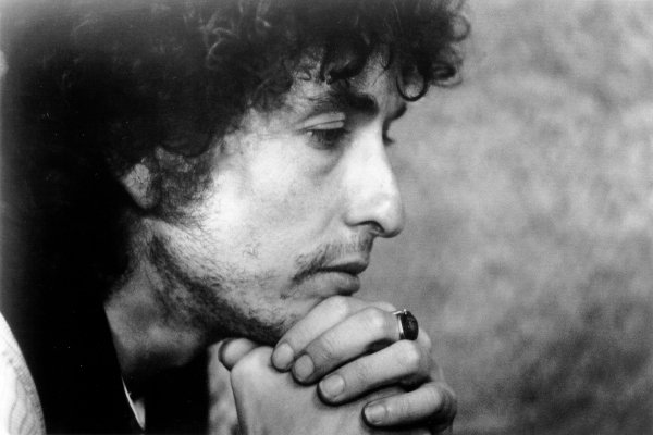 Bob Dylan dan Sastra: Ziarah Pribadi Lewat Lagu dan Kata