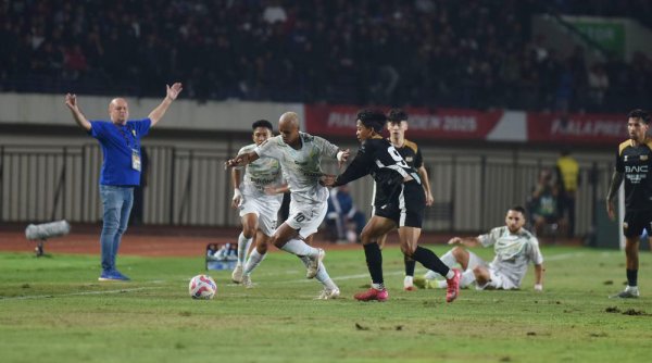 PERSIB Sambut Dewa United di GBLA: Reuni dengan Kuipers dan Edo