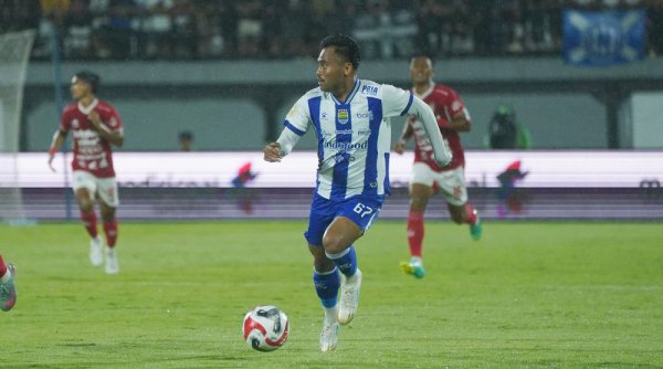 Babak Pertama: PERSIB Dominasi, Bali United Bertahan Mati-matian