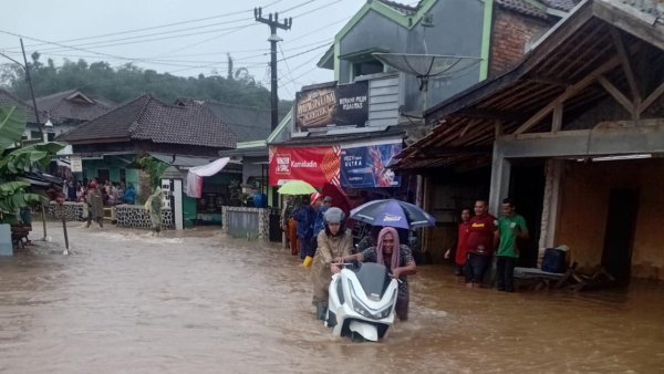 Tragedi Alam Menerjang Sukabumi: Banjir dan Longsor Hancurkan Puluhan Rumah, 9 Kecamatan Terdampak