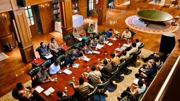 Dari Hambalang, Prabowo Tekankan Kesiapsiagaan Bencana dan Stabilitas Libur Akhir Tahun