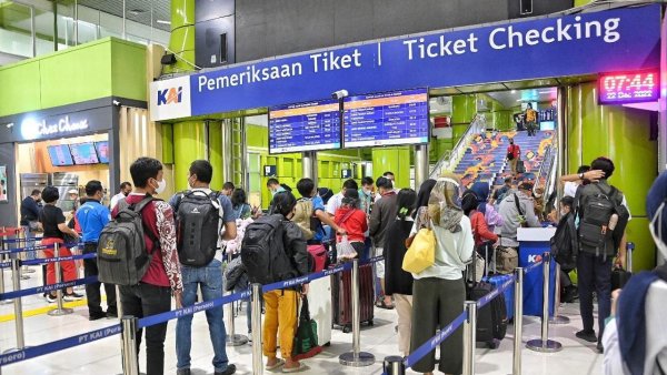 Diskon 30 Persen Diserbu, Penjualan Tiket Kereta Nataru Terus Melonjak