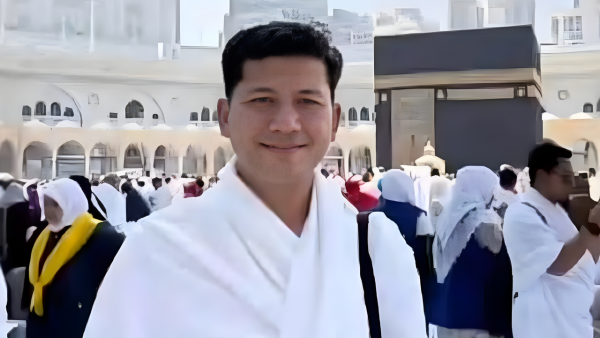 Umrah di Tengah Darurat: Kepergian Bupati Aceh Selatan Picu Ledakan Kritik Publik