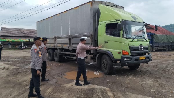 Larangan Truk Sumbu Tiga di Tol Nataru, Polisi Prioritaskan Keselamatan Pemudik