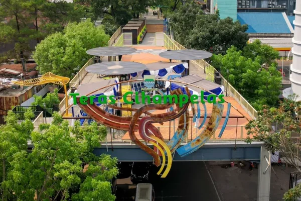 Pemkot Bandung Rencanakan Pembongkaran Teras Cihampelas, Terkait Izin dan Keselamatan  Caption Berita: