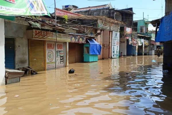 Citarum Meluap Lagi, Ribuan Warga Bandung Selatan Terjebak Genangan