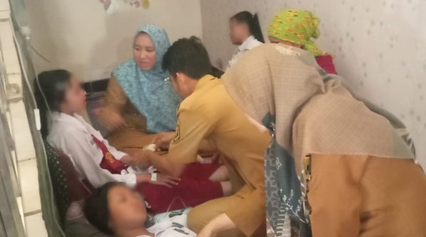 Siswa SD di Sukabumi Mendadak Mual hingga Sesak Napas Usai Makan Kerang