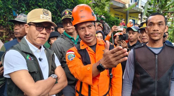 Gerak Cepat! Bupati Bandung Tinjau Lokasi Longsor di Arjasari: Tiga Warga Tertimbun Masih Dalam Pencairan