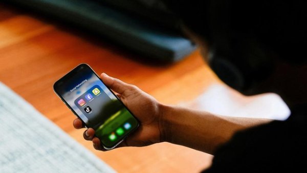 Australia Tetapkan Batas Usia Media Sosial 16 Tahun, Dunia Menyoroti Eksperimen Regulasi Terbesar Era Digital