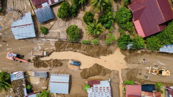 Menjelang Ramadan, Warga Pidie Jaya Terjebak Lumpur Banjir Bandang: Rumah Tak Layak Huni, Tenaga dan Uang Sama-sama Habis