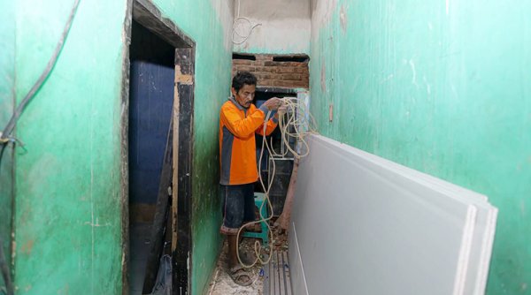 Kurniasih Warga RW 03 Kota Bandung, Dari Atap Bocor ke Harapan Baru