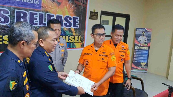 Evakuasi Sulit di Medan Terjal, DVI Polda Sulsel Mulai Identifikasi Dua Korban ATR 42-500