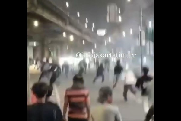 Tawuran Dadakan di Jatinegara Lumpuhkan Lalu Lintas, Warga Panik di Jam Pulang Malam
