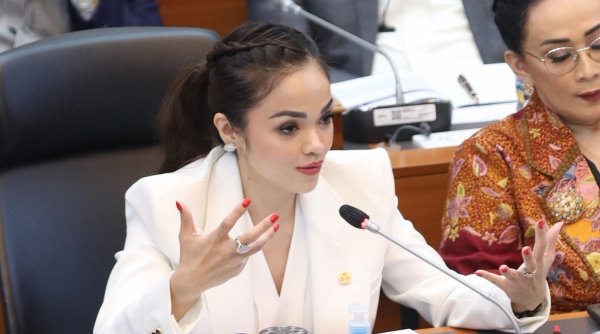 Apresiasi Grok AI Diblokir, Andina Narang: Untuk Lindungi Anak di Ruang Digital