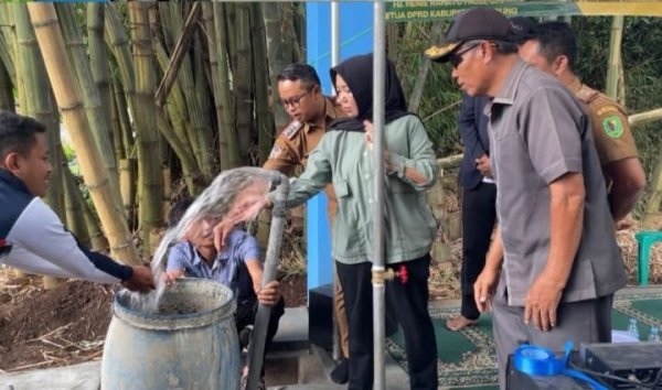 Pembangunan Air Bersih Diresmikan, Ketua DPRD Renie Rahayu: Tingkatkan Kualitas Hidup Masyarakat