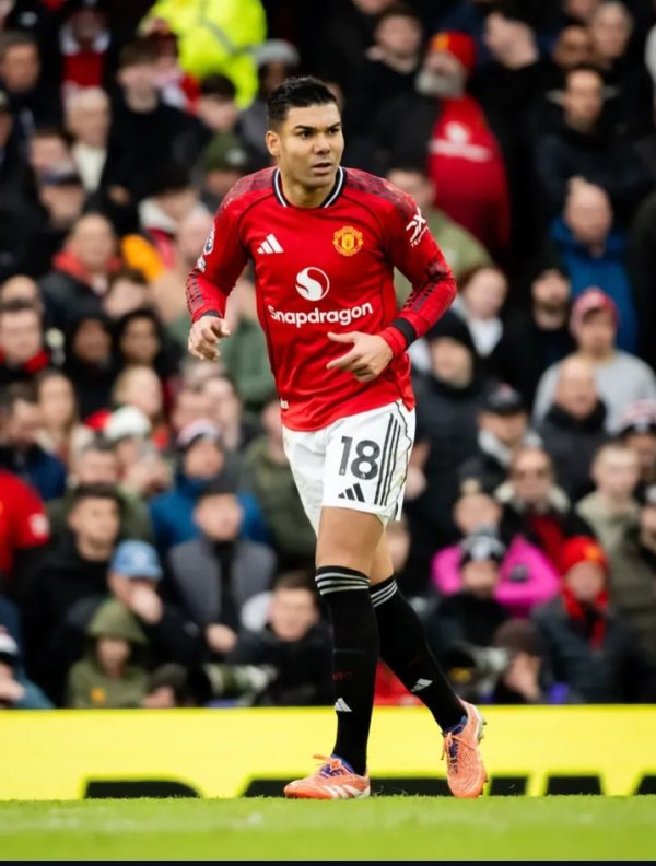 Era Casemiro Menuju Akhir, Manchester United Hadapi Risiko Besar Regenerasi Lini Tengah