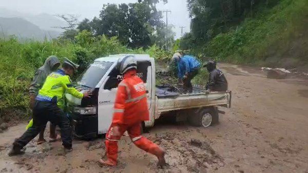 Longsor di Loji Sukabumi, Akses Palabuhanratu-Pajampangan Tak Bisa Dilalui