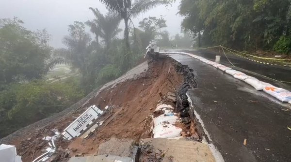 TPT Ambrol, Jalan Penghubung Kota Sukabumi-Sagaranten Terdampak