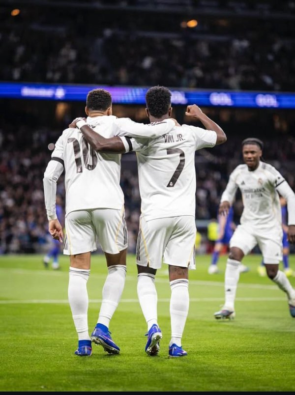 Malam Pembalikan Nasib di Bernabeu: Monaco Hancur, Vinicius Menjawab Tekanan