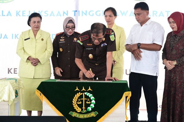 Perkuat Sarana dan Kebersamaan, Kajati Jabar Resmikan Gedung IAD dan Lapangan Tenis Kejari Cianjur