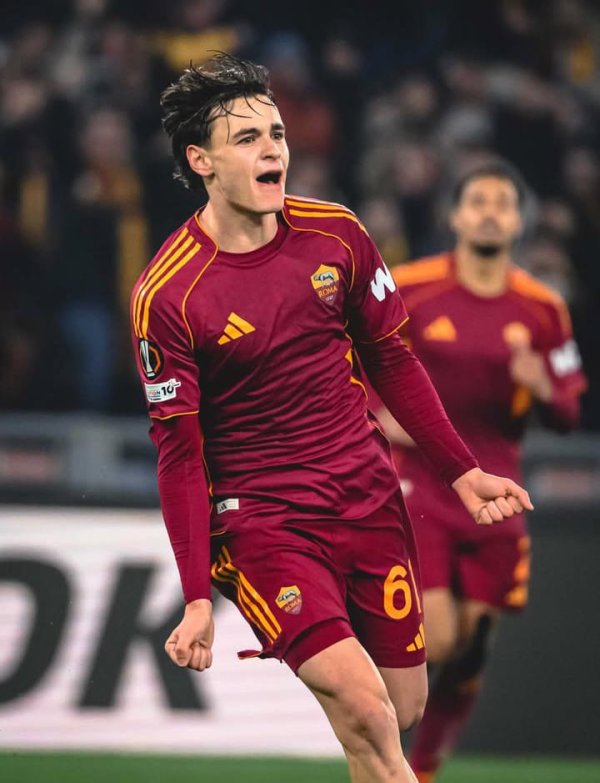 Malam Regenerasi di Olimpico: Pisilli Menyala di Hadapan Totti, Stuttgart Tersungkur