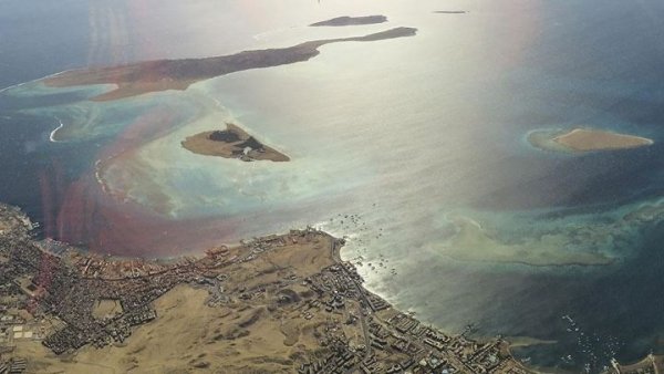 Ketegangan Meningkat di Selat Hormuz: Iran Gelar Latihan Militer Disertai NOTAM di Tengah Masuknya Armada AS