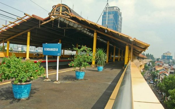 Perempuan Tewas di Stasiun Gondangdia, Operator Kereta Soroti Kepatuhan Keselamatan