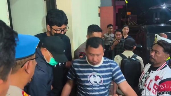 Diperiksa Intensif 24 Jam, Bupati Pati Sudewo Tinggalkan Polres Kudus dengan Pengawalan Ketat