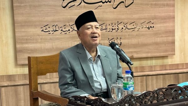 Kabar Duka dari Gontor, Prof. Dr. K.H. Amal Fathullah Zarkasyi Wafat