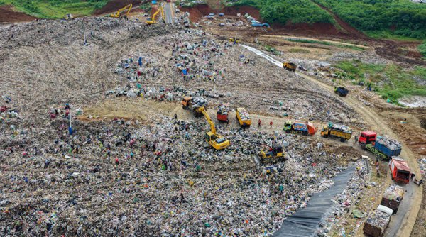 Bandung Masih Kirim 170 Rit Sampah per Hari ke Sarimukti