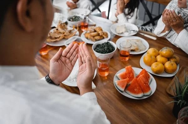 Istimewa! Doa Hari ke-6 Ramadhan yang Penuh Ampunan dan Keutamaan