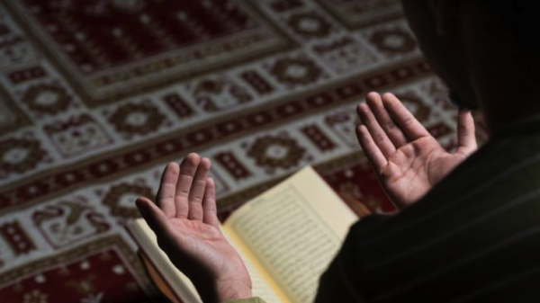 Bacaan Ayat 1000 Dinar dan Cara Mengamalkannya untuk Kehidupan Sehari-hari