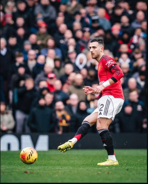 Dalot Buka Sisi Lain Martial: Bakat Kelas Dunia yang Terhalang Konsistensi