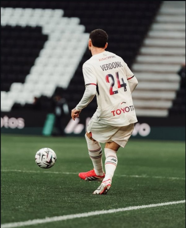 Kembali Starter, Calvin Verdonk Jawab Kepercayaan dengan Kemenangan Lille atas Angers