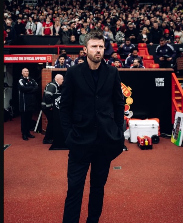 Momen Canggung di Balik Kemenangan MU: Putra Michael Carrick Sempat Dikira Penyusup