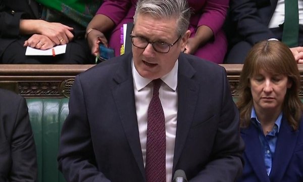 Starmer Minta Maaf atas Pengangkatan Mandelson, Tekanan Politik Meningkat di Westminster