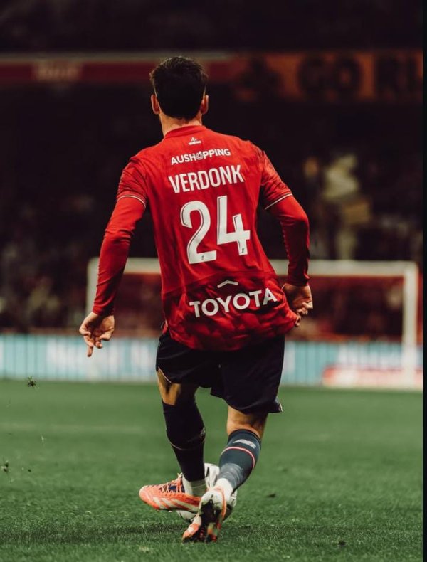 Delapan Menit Penyelamat: Calvin Verdonk dan Tragedi Gol yang Gagal Lahir di Metz