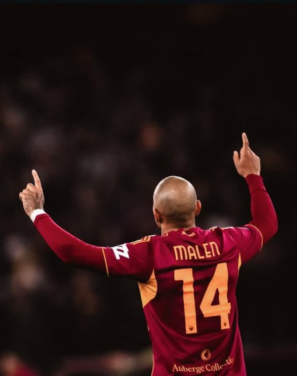 Menolak Euforia, Malen Pilih Rendah Hati di Tengah Malam Gemilang Roma