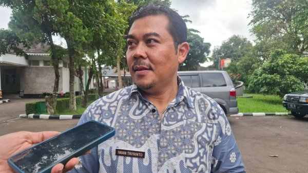 Rumah Warga Penerima Bantuan Iuran APBD di Sukabumi Ditandai Stiker