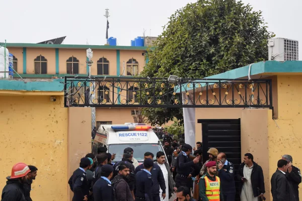 Ledakan Mematikan di Masjid Syiah Islamabad, Puluhan Tewas Saat Ibadah Jumat