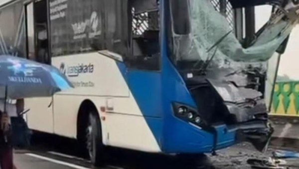 Ngantuk di Jam Sibuk, 23 Penumpang Terluka dalam Tabrakan Transjakarta di Koridor 13
