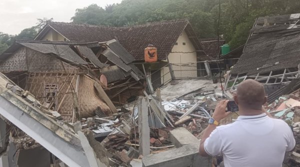 Berharap Dapur Umum, Pengungsi Pergerakan Tanah di Sukabumi Dilayani SPPG MBG